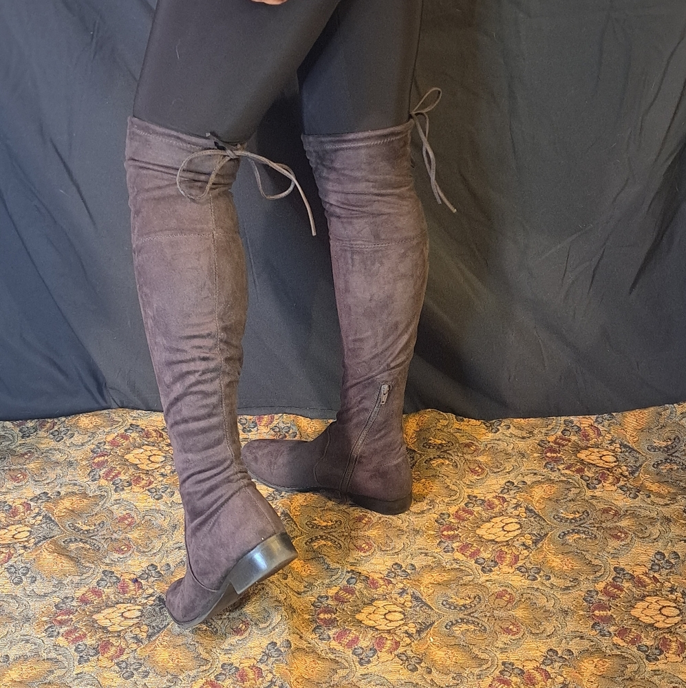 Boots - Picture 5 of 6